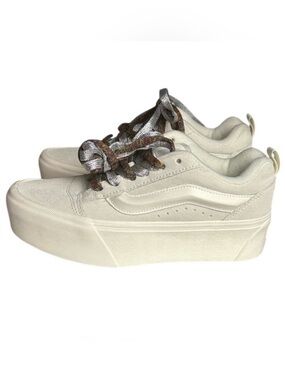 VANS Knu Stack Shoes White Platform Shoes Women 7 / men’s 5.5